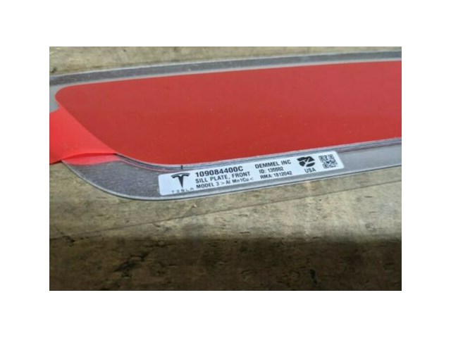2017-2020 TESLA MODEL 3 FRONT DOOR SILL SCUFF TRIM PLATE OEM 109084400C