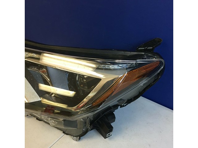 2016-2018 TOYOTA RAV4 LEFT DRIVER SIDE HEADLIGHT OEM W3049