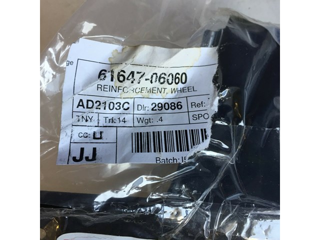 2012-2014 TOYOTA CAMRY REAR RIGHT SIDE WHEEL REINFORCEMENT OEM 61647-06060