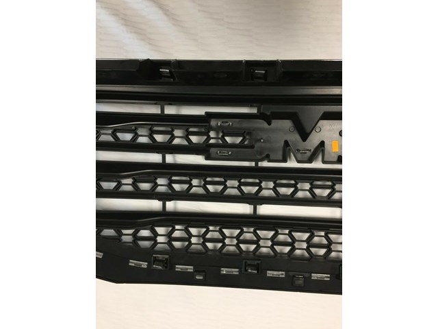 2017-2019 GMC ACADIA FRONT BUMPER BLACK MESH GRILLE ASSEMBLY OEM 23159133