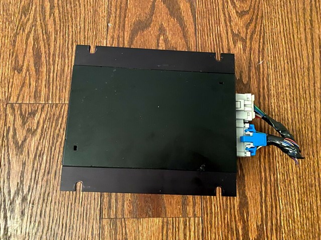 2006 Pontiac G6 OEM Monsoon Radio Amplifier for 4-Door Sedan Only