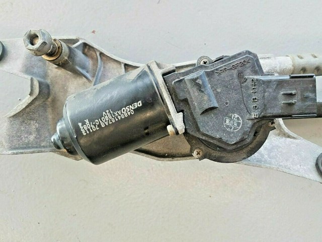 2004-2008 CHRYSLER PACIFICA WINDSHIELD WIPER MOTOR W/ LINKAGE