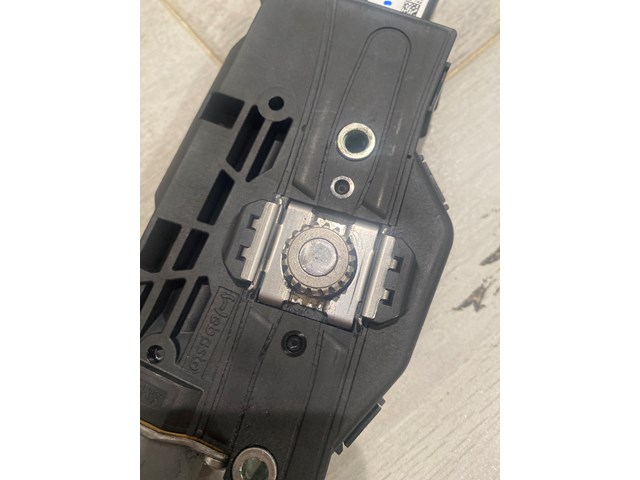 14-19  Nissan Rogue sunroof motor. 91232-4BA0A