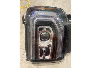 2015-2018 GMC Sierra 1500 Headlight.  84515727