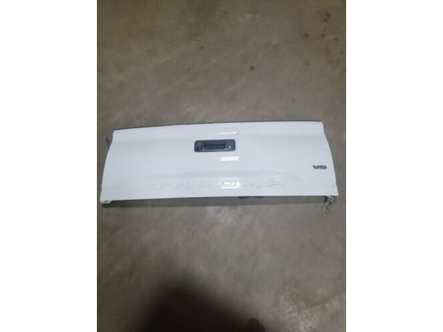 2016-2020 Toyota Tacoma Tailgate Assymbly  Complete With Back Up Camara Oem...