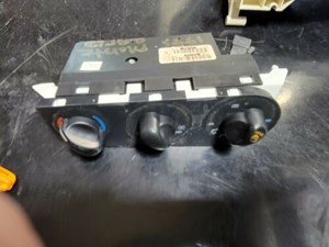 1995-1999 Monte Carlo Heater And Ac Switch Controlls