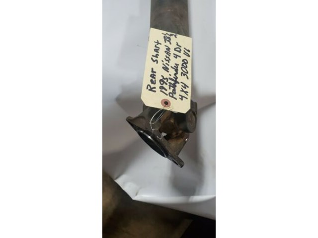 91-95 Nissan Pathfinder 3000 V6 4x4 Rear Drive Shaft 34 1/2 inch without yokes
