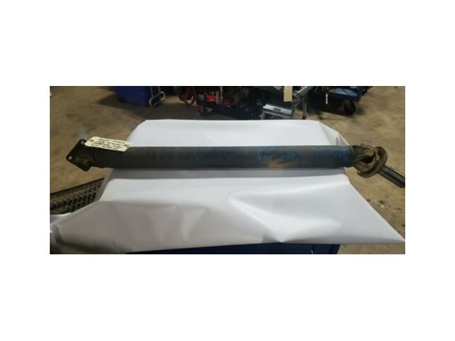 91-95 Nissan Pathfinder 3000 V6 4x4 Rear Drive Shaft 34 1/2 inch without yokes