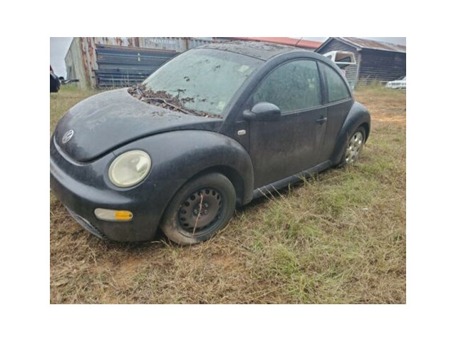 98-02 Volkswagen beetle Left Power Mirrow Black In Color 