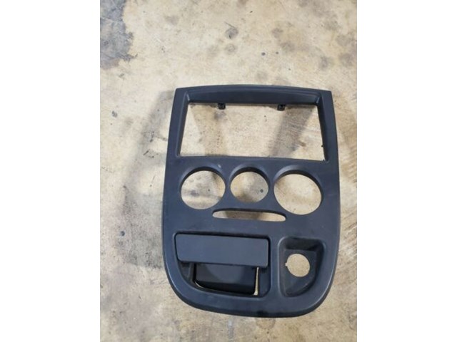 2005 Kia Rio  Radio And Ac Trim Cover