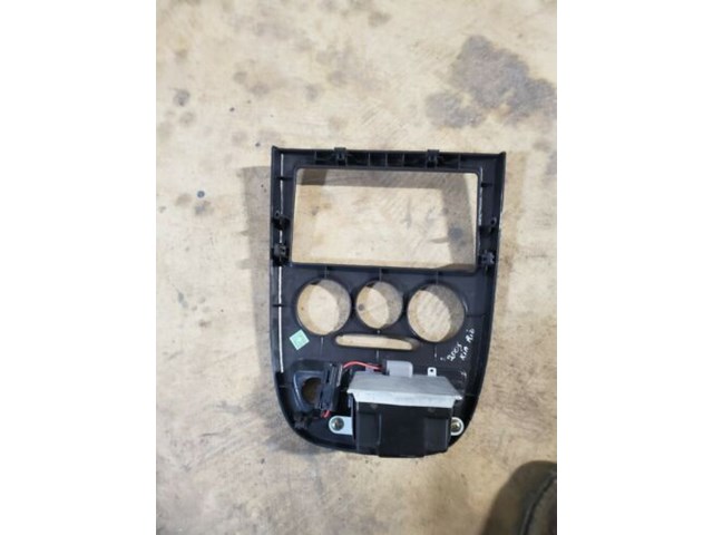 2005 Kia Rio  Radio And Ac Trim Cover