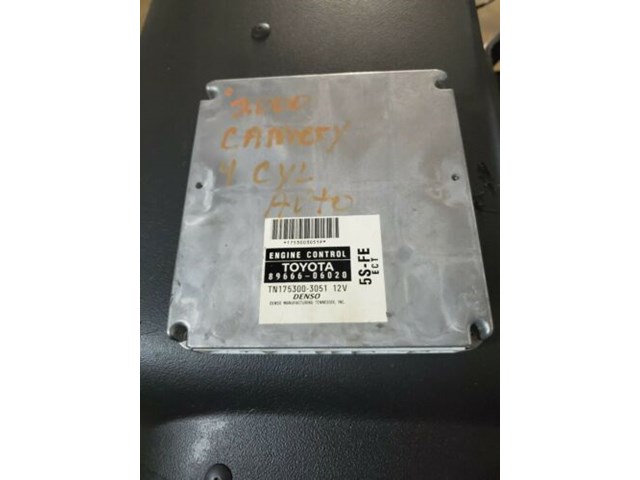 2000 toyota Camery Engine Control Module 