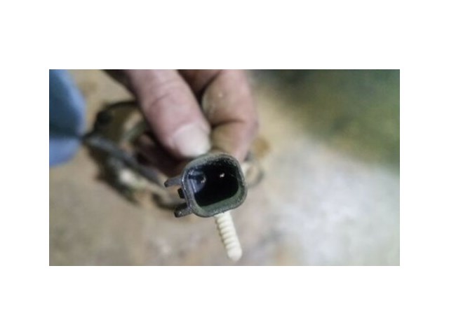 2004 f250 4x4 front hub