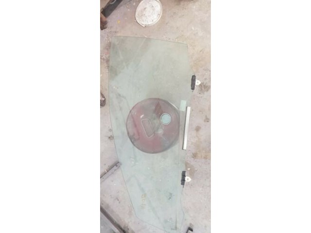 2014-2019 Toyota Corrolla Left Front Door Glass 