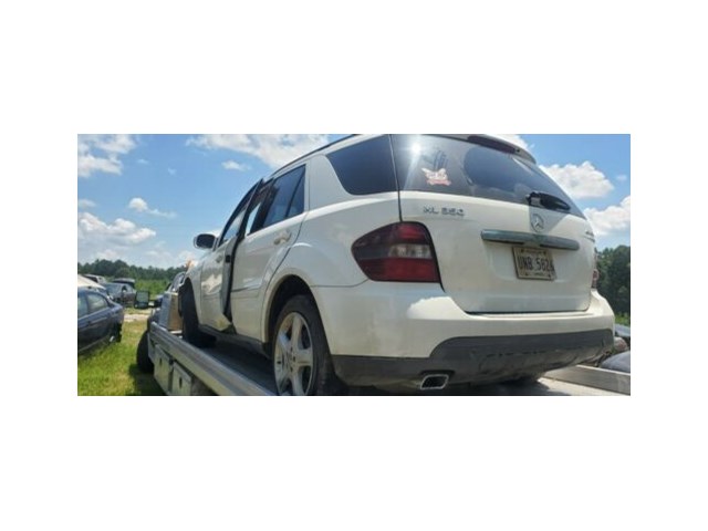 2006-2011 Mercedes Ml350 Left Rear Door Assembly Code 650 Artic White 