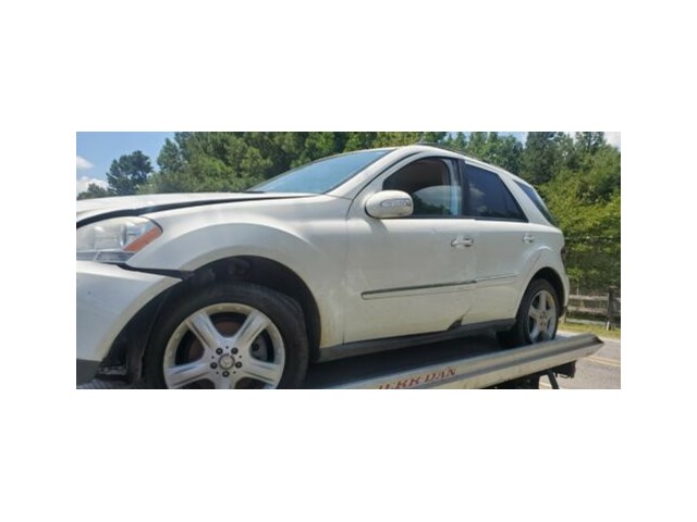 2006-2011 Mercedes Ml350 Left Rear Door Assembly Code 650 Artic White 