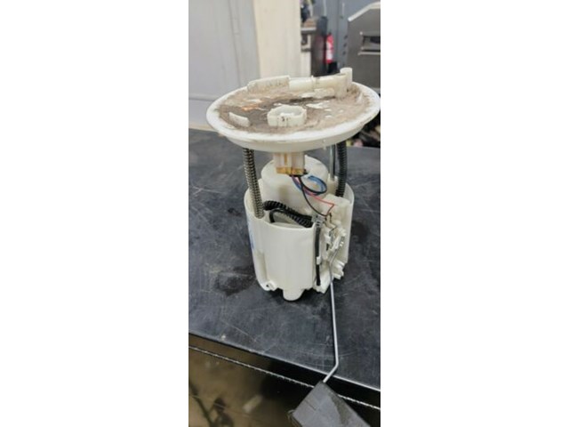 2009-2010 Mazda 6 Fuel Pump  Oem