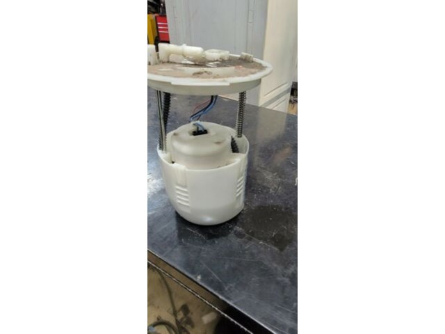 2009-2010 Mazda 6 Fuel Pump  Oem