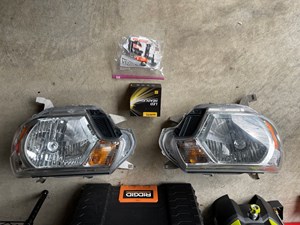 2012 Toyota Tacoma Headlight
