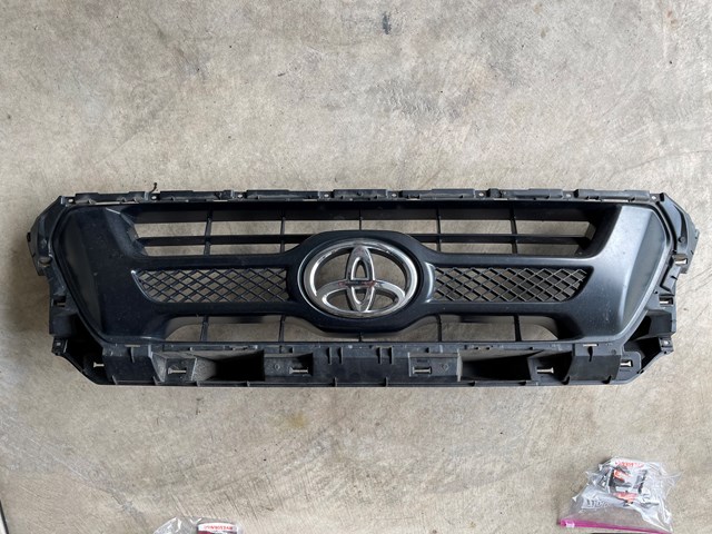 2012 Toyota Tacoma Grille