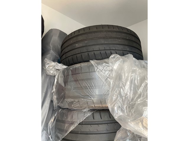 2012 Volkswagen Golf R Tire