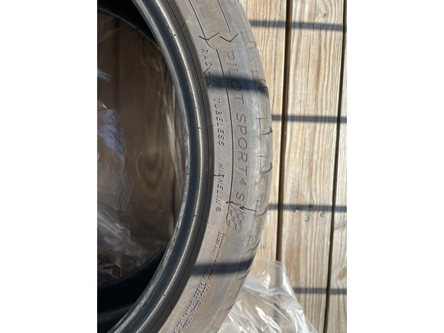 2012 Volkswagen Golf R Tire