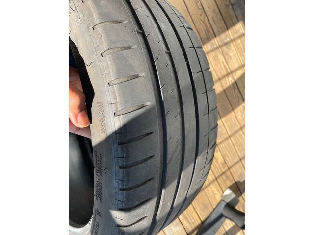 2012 Volkswagen Golf R Tire