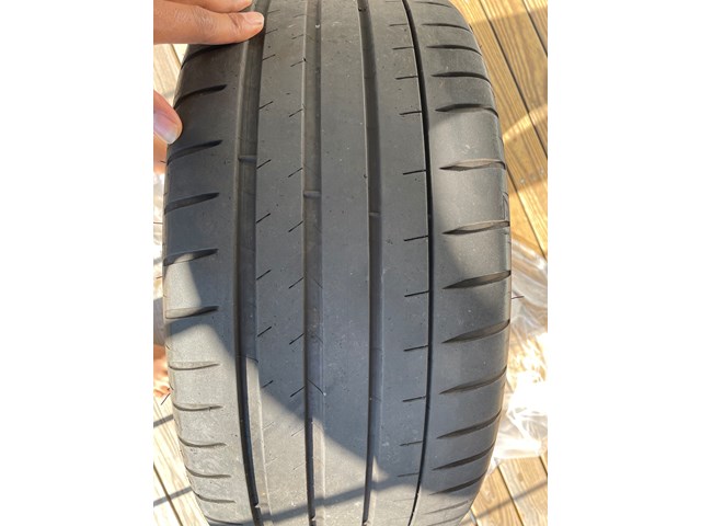 2012 Volkswagen Golf R Tire
