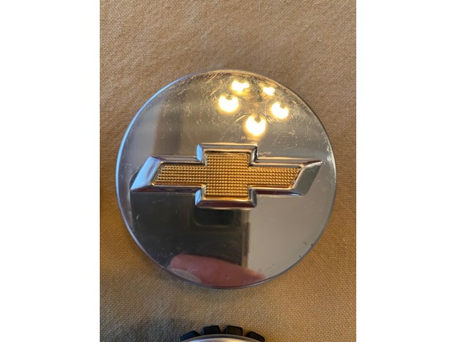 2015 Chevy Camaro Wheel Center Cap or 2015 Chevy SS