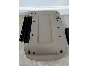 03-06 Chevy tahoe center console lid