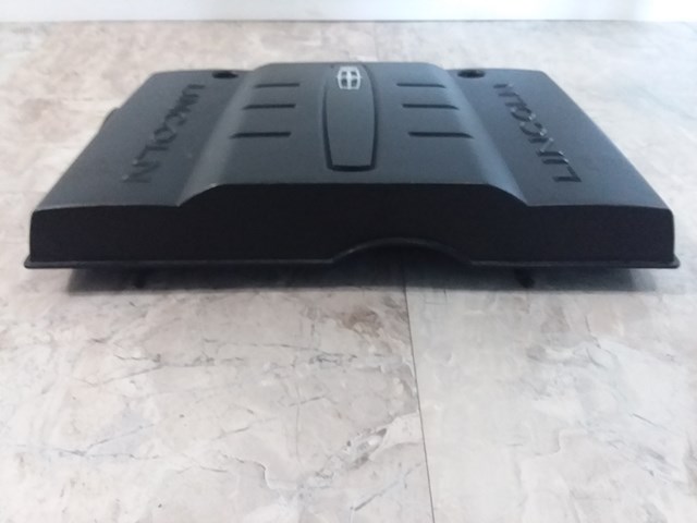 2010 Lincoln Navigator engine cover 