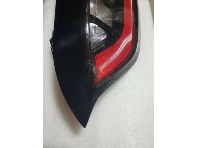 2019-2020 JEEP CHEROKEE RIGHT INNER TAIL LIGHT PART# 68275964AH