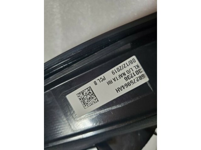 2019-2020 JEEP CHEROKEE RIGHT INNER TAIL LIGHT PART# 68275964AH