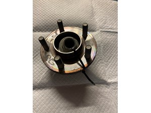 2015-2020 Ford Mustang right front passenger Hub assembly wheel bearing OEM  