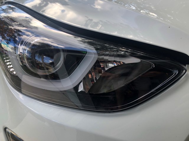2015 Hyundai Elantra Headlight