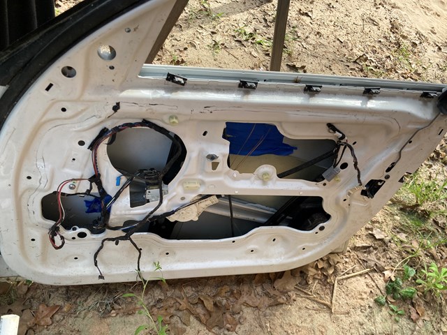 2011 BMW 325i Front Passenger Door - 3 SERIES BMW DOOR