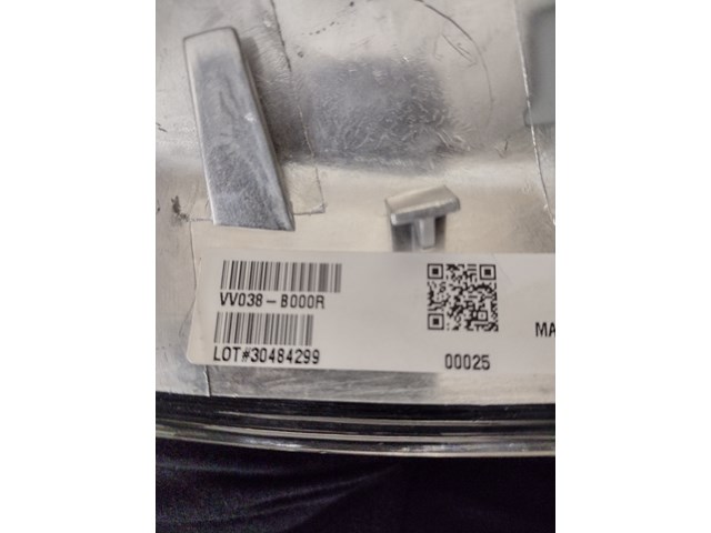 New 98 - 00 Volvo S70 Right Corner Headlight