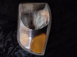 New 98 - 00 Volvo S70 Right Corner Headlight