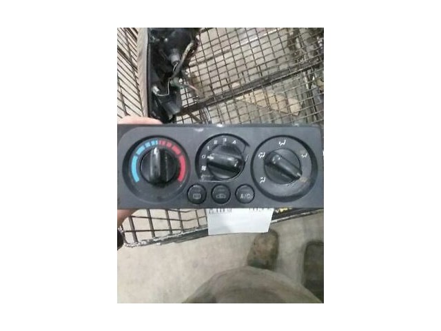 Temperature Control LHD Manual Temperature Control Fits 00-04 LEGACY 78069