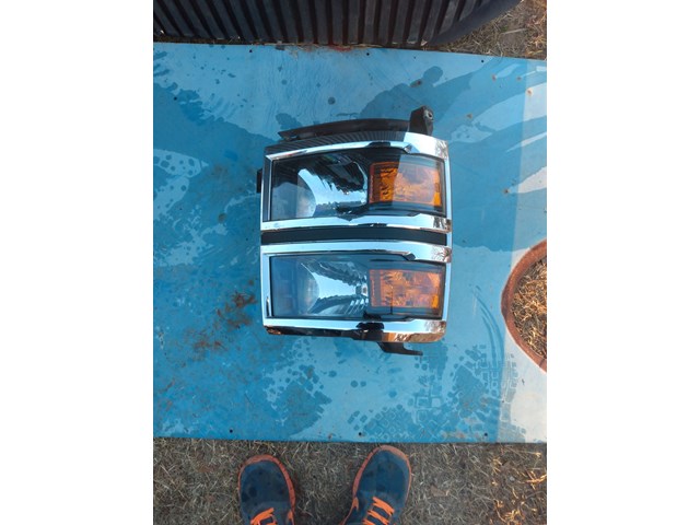 2015 Chevy Silverado 1500 Headlight