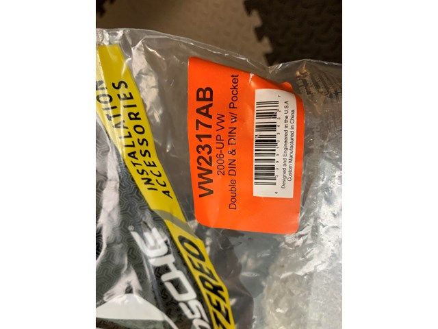 Brand New VW 2006-Up Volkswagen (Beetle-GTI) Dash Trim Radio Installation Kit