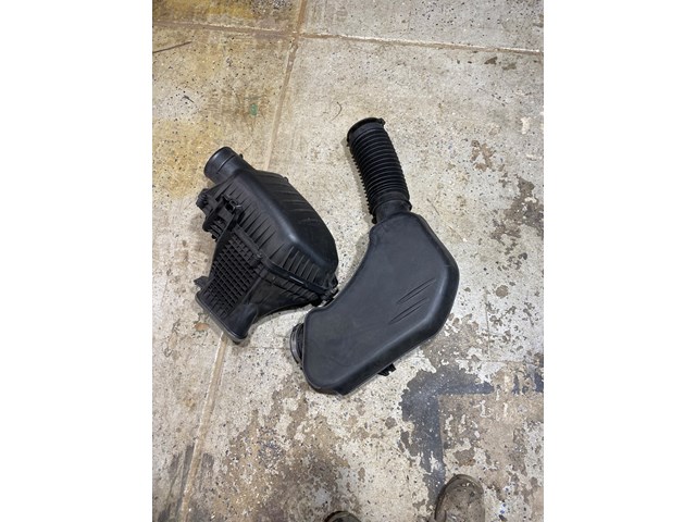 2018 Dodge Challenger Air Cleaner Box