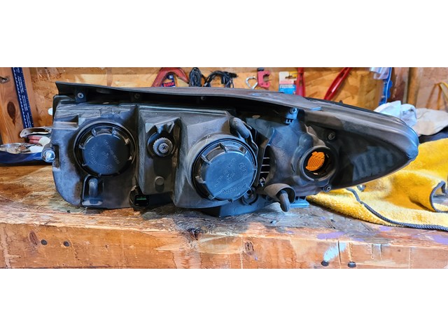 2009 Hyundai Santa Fe Headlight Cover