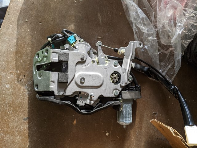 2004-2010 Toyota Sienna Door Lock Actuator