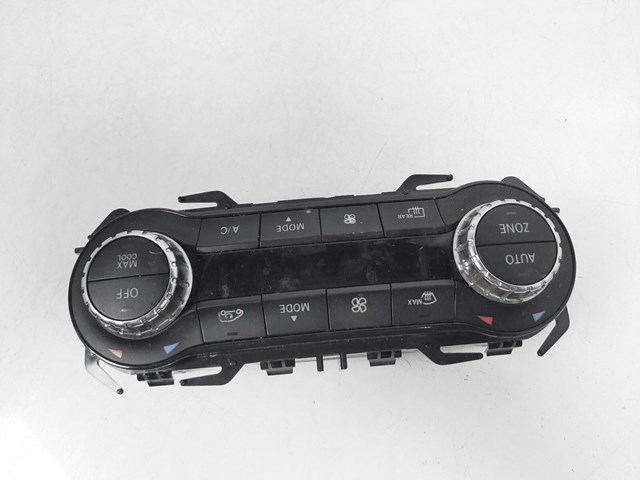 2014 Mercedes CLA250 Climate Control