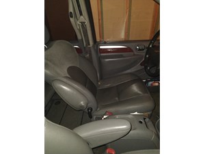 2007 Chrysler Town and Country Front Seat heated