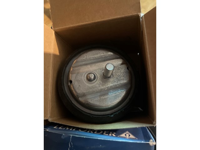 2000 BMW 530i Engine Mount