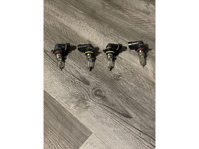 2011 Honda Accord Driver's Side Headlight Assembly w/ halogen bulbs