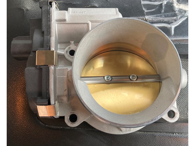 2007 Chevy Avalanche Throttle Body