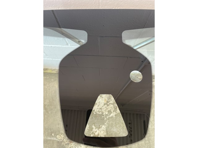 2017 BMW i8 Windshield Glass